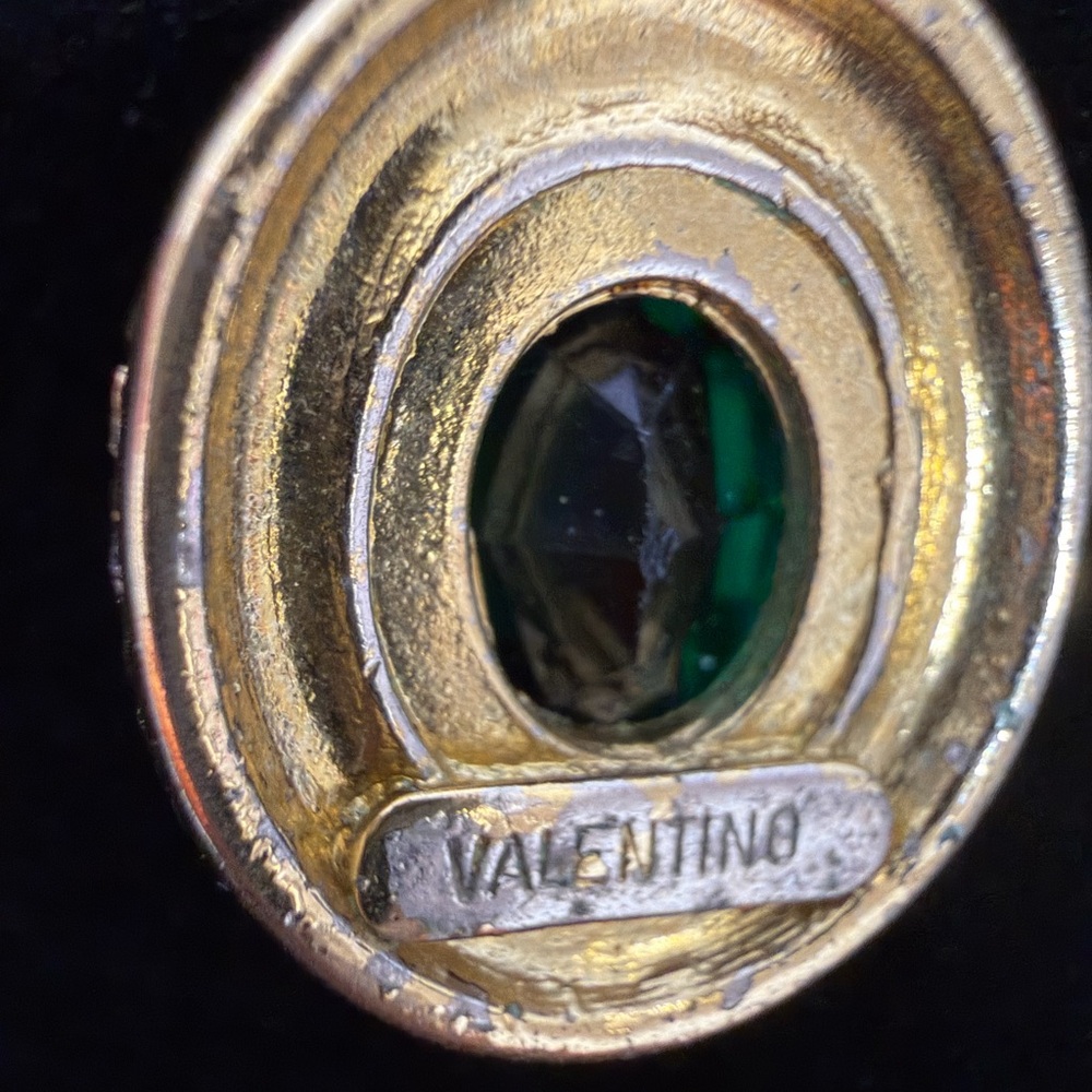 #105 1960s-1970s Valentino Garavani Gold Necklace with Green Stone - Picture 7 of 8